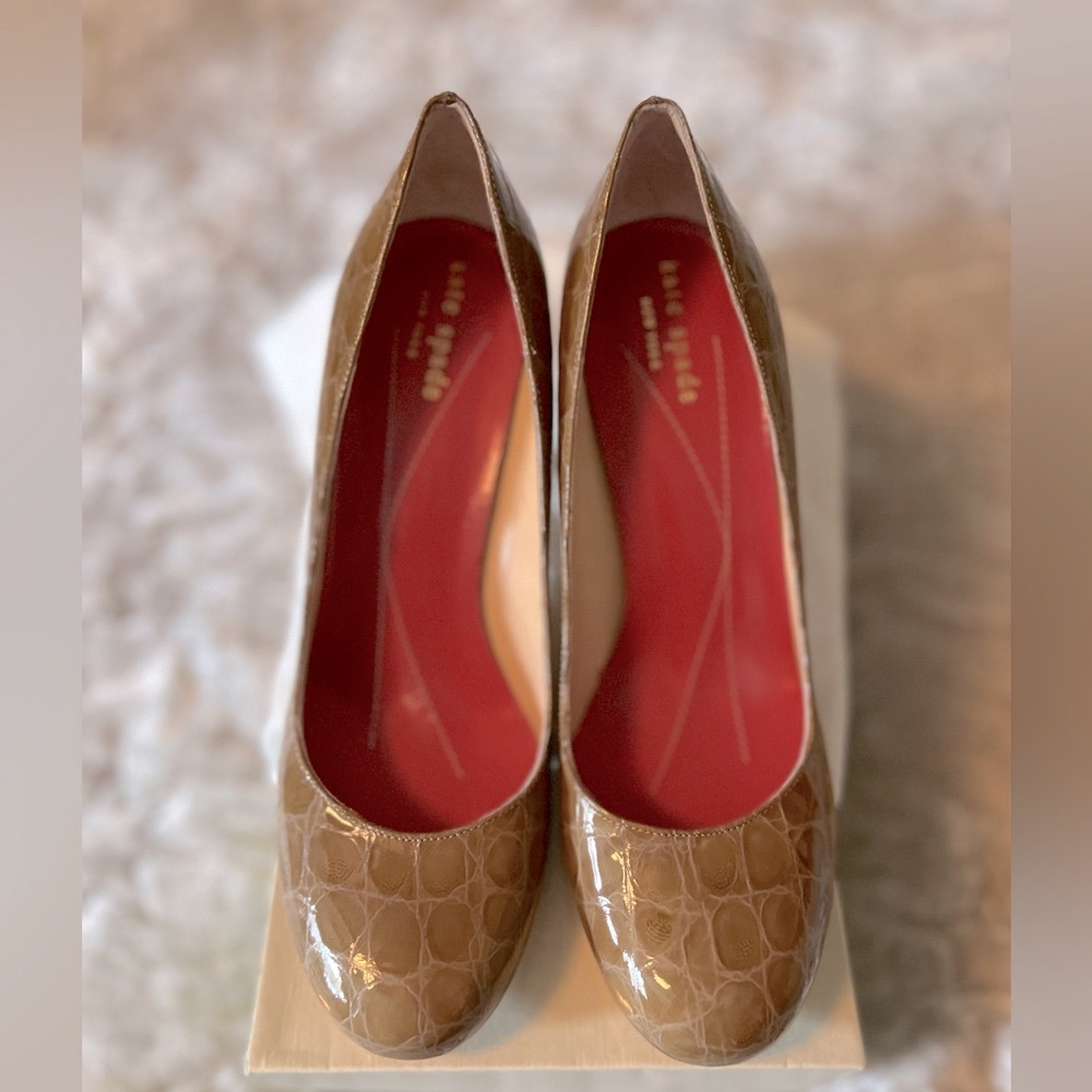 NEW IN BOX KATE SPADE KAROLINA CAMEL CROC HEELS SIZE 7.5 - Picture 9 of 13
